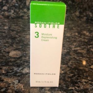 NWT Rodan + Fields Soothe Moisture Cream